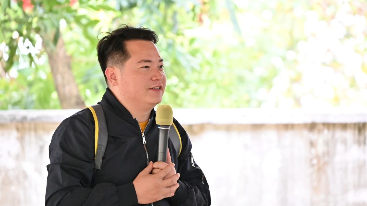2-24040116161N63.jpg