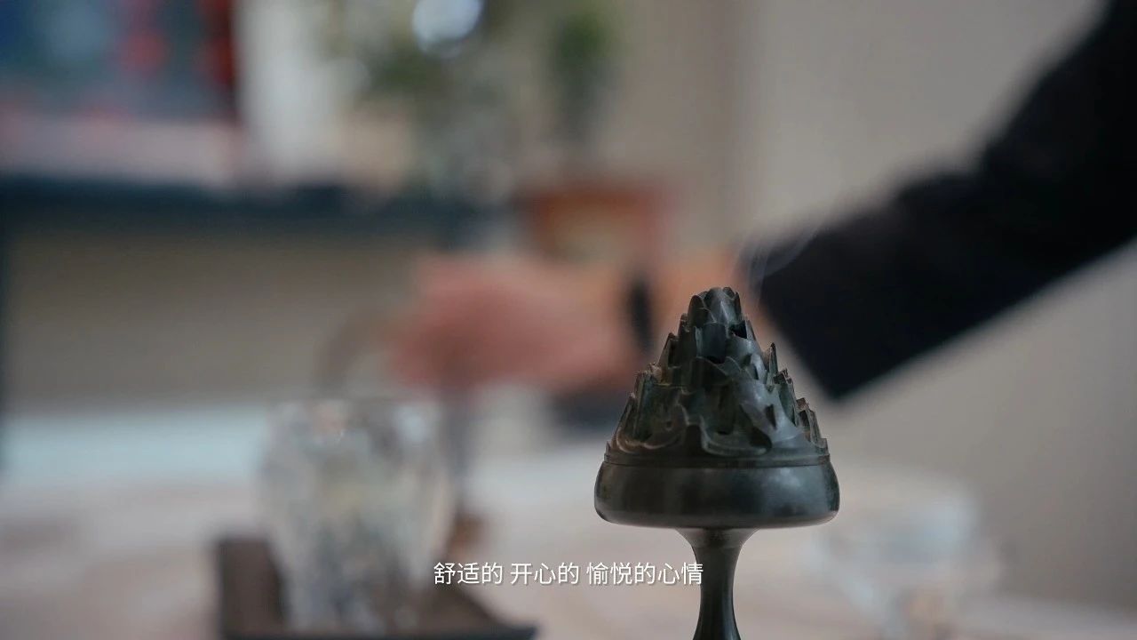 2-2404011F2134C.jpg